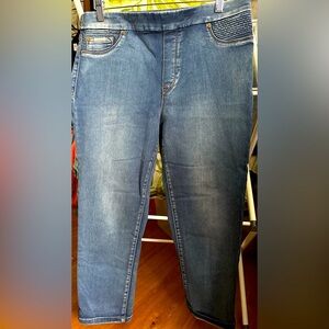 Sz 12 Tribal Blue Ankle Cropped Jeans with Vintage Wash